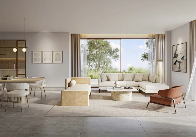 سولانا إيست